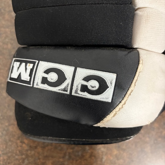 CCM 252 Powerline 14”/ 36cm Hockey Gloves Pre Owned Lock Thumb Black - Picture 6 of 13